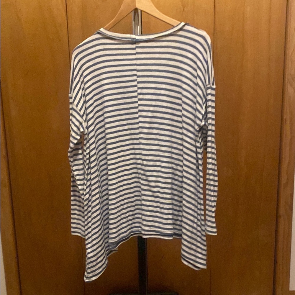 Easel Los Angeles Striped Long Sleeve Top Blue and White  Sz M - Picture 3 of 8